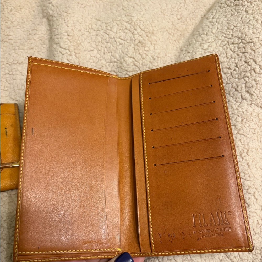 Alviero Martini Italian Leather Wallet - Picture 5 of 11